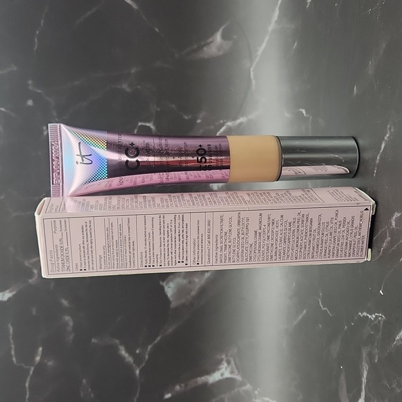 It CC+ Illumination SPF 50+ Light Exp 8/24 NIB 32ml** - Picture 2 of 3